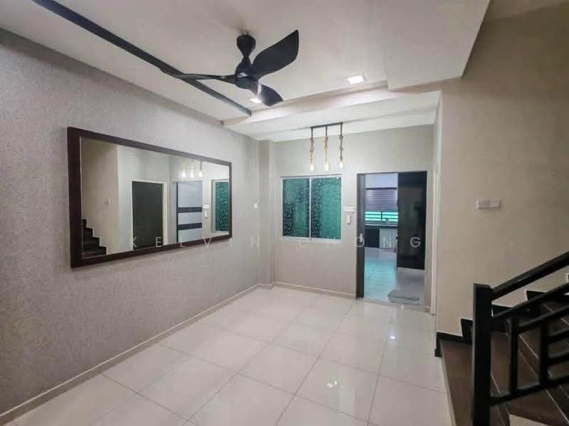 Rumah Teres 2-Tingkat untuk Disewa di Taman Sri Rapat (Ipoh) - Kelvin Chong - Living Room - PropertyGuru.com.my