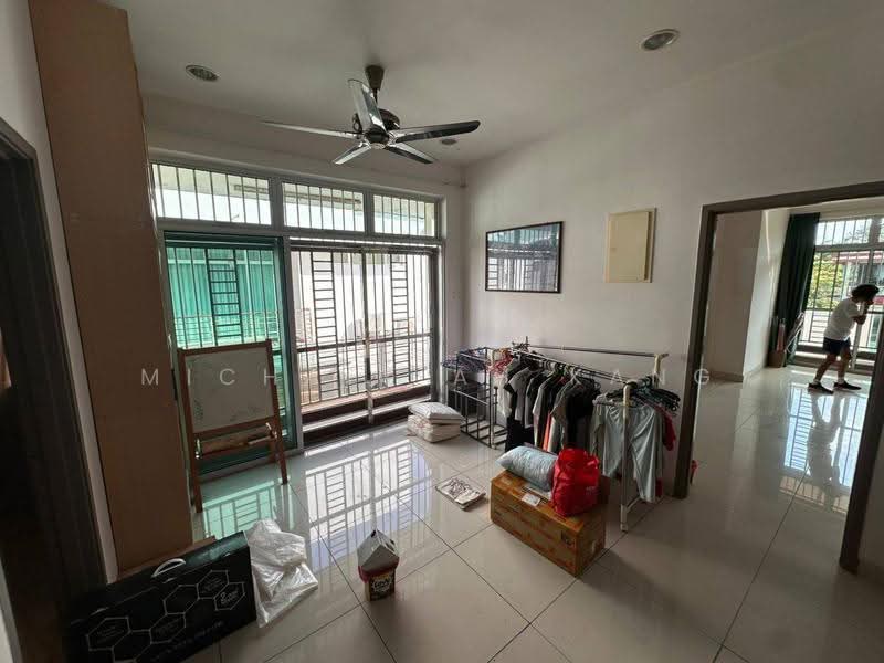 Rumah Kluster untuk Dijual di Taman Gaya (Ulu Tiram) - Michael Ah Kang - Living Room - PropertyGuru.com.my