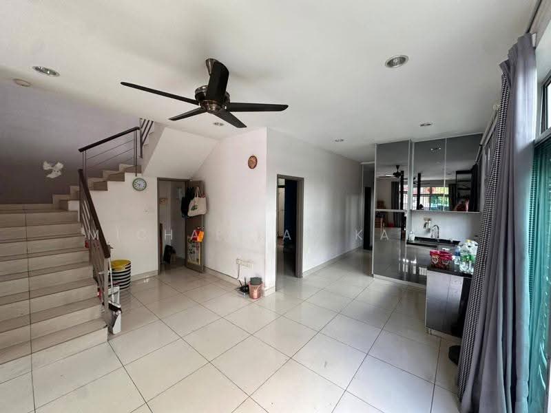 Rumah Kluster untuk Dijual di Taman Gaya (Ulu Tiram) - Michael Ah Kang - Living Room - PropertyGuru.com.my