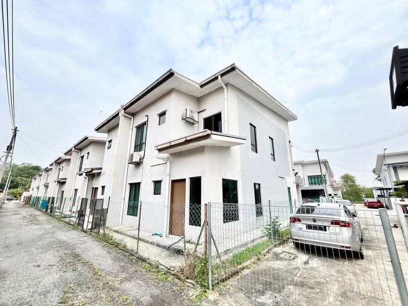 2-storey Terraced House for Sale in Seksyen 30 (Shah Alam) - Tasya Ruslan - Exterior - PropertyGuru.com.my