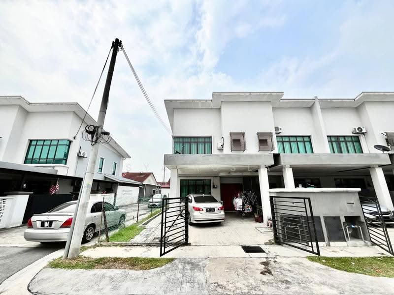 2-storey Terraced House for Sale in Seksyen 30 (Shah Alam) - Tasya Ruslan - Exterior - PropertyGuru.com.my