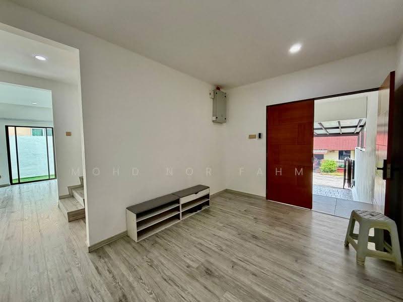 Semi-Detached House for Sale in Taman United (Jalan Klang Lama (Old Klang Road)) - Mohd Nor Fahmi - Entrance - PropertyGuru.com.my