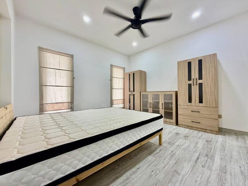Semi-Detached House for Sale in Taman United (Jalan Klang Lama (Old Klang Road)) - Mohd Nor Fahmi - Bedroom - PropertyGuru.com.my