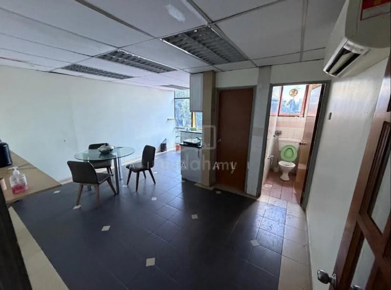 Commercial Semi-D for Rent in Temasya Glenmarie (Glenmarie) - Aida Ali - Dining Room - PropertyGuru.com.my