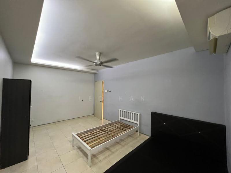 Kondominium untuk Dijual di Platinum Lake PV 13 - Leo Han - Bedroom - PropertyGuru.com.my
