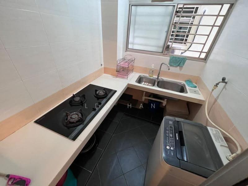 Kondominium untuk Dijual di Platinum Lake PV 13 - Leo Han - Kitchen - PropertyGuru.com.my