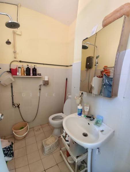 2-storey Terraced House for Sale in Donggongon (Penampang) - Derek Chung - Bathroom - PropertyGuru.com.my