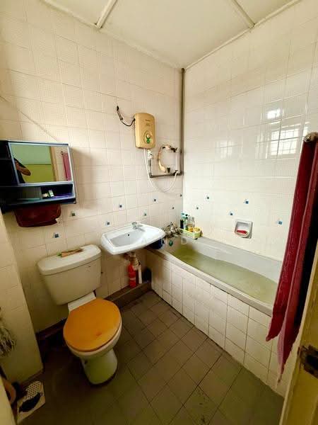 2-storey Terraced House for Sale in Kelana Jaya (Petaling Jaya) - GAN WEY SAND - Bathroom - PropertyGuru.com.my