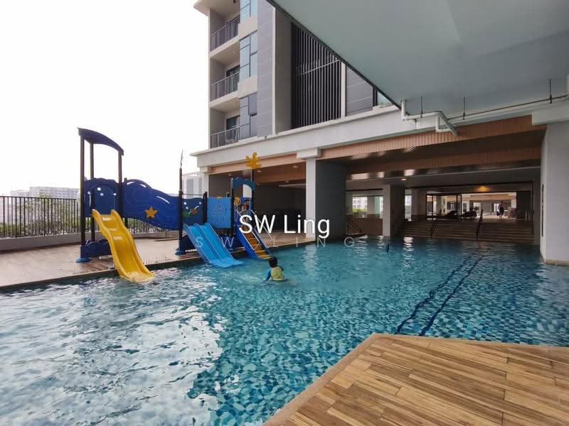 Kediaman Servis untuk Disewa di AraTre' Residences - SW Ling - Children Pool - PropertyGuru.com.my