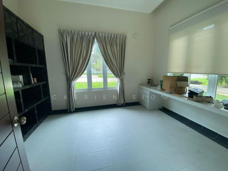 Bungalow House for Sale in Leisure Farm (Gelang Patah) - Carrien Siow - Study - PropertyGuru.com.my