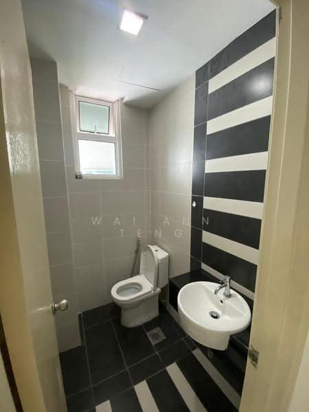 Pangsapuri untuk Disewa di Central Residence @ Sungai Besi - Wai Ann Teng - Bathroom - PropertyGuru.com.my