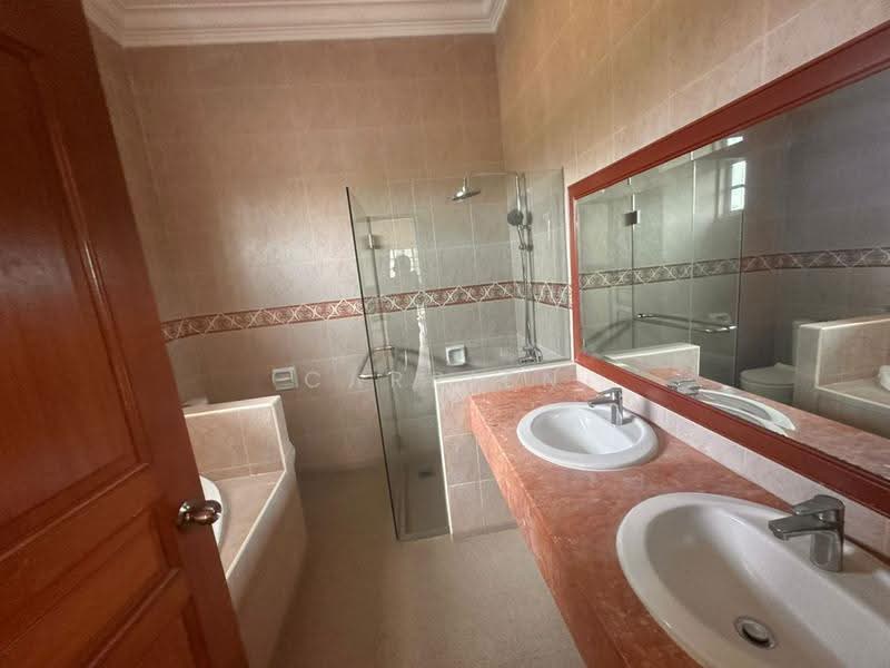 Bungalow House for Sale in Leisure Farm (Gelang Patah) - Carrien Siow - Bathroom - PropertyGuru.com.my