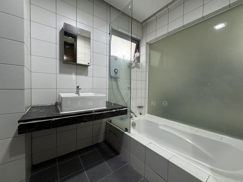 Kondominium untuk Disewa di Serviced Residence @ PJ8 - Terry Hing - Bathroom - PropertyGuru.com.my