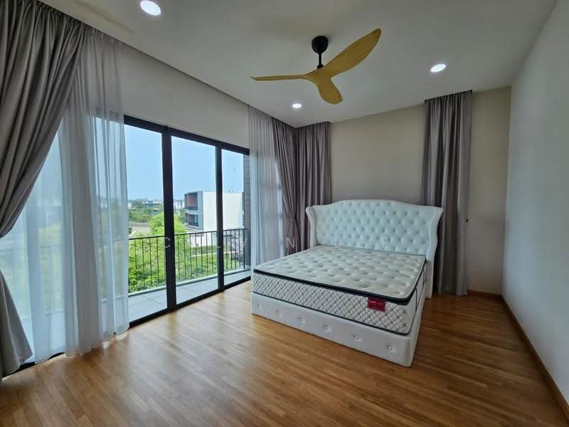 Rumah Teres 3-Tingkat untuk Dijual di Senibong (Permas Jaya) - Calvin Lee - Bedroom - PropertyGuru.com.my