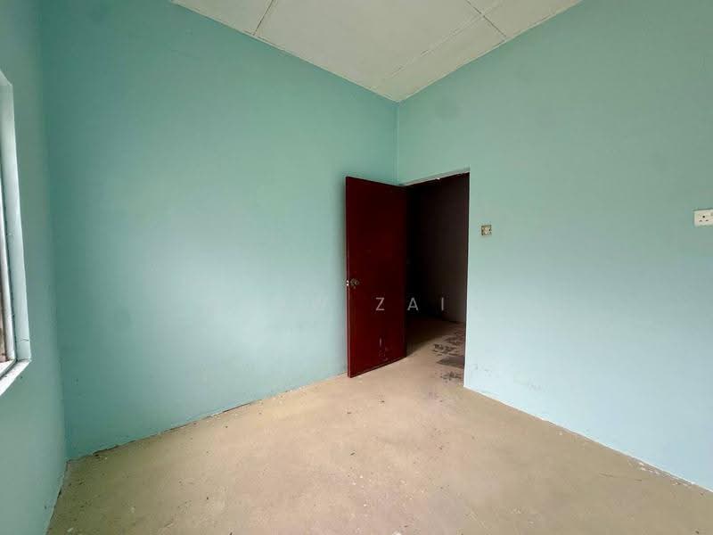 Rumah Teres 1-Tingkat untuk Dijual di Taman Seri Medan Jaya (Telok Panglima Garang) - Adaw Zain - Interior - PropertyGuru.com.my
