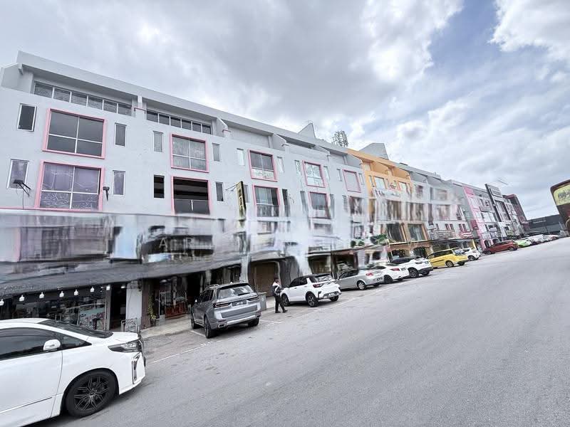Shop / Office untuk Dijual di Larkin (Johor Bahru) - Carrien Siow - Exterior - PropertyGuru.com.my