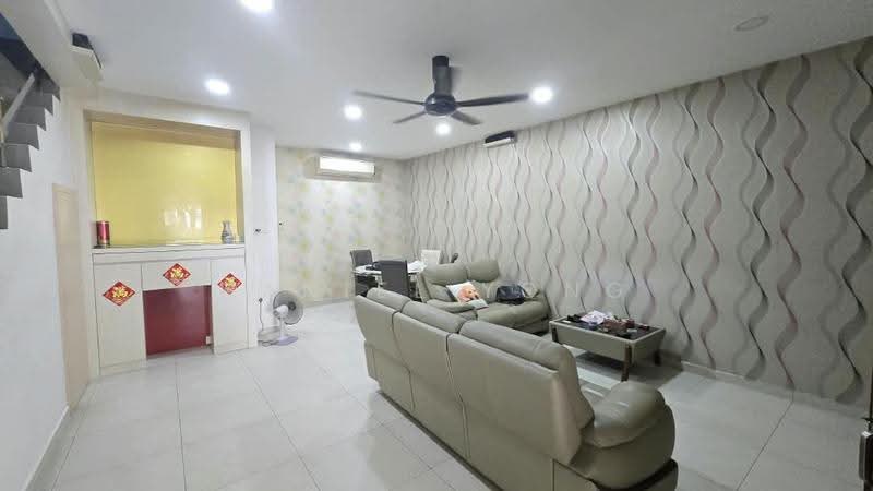 Rumah Teres 2-Tingkat untuk Dijual di Setia Tropika (Johor Bahru) - Daniel Yong - Living Room - PropertyGuru.com.my