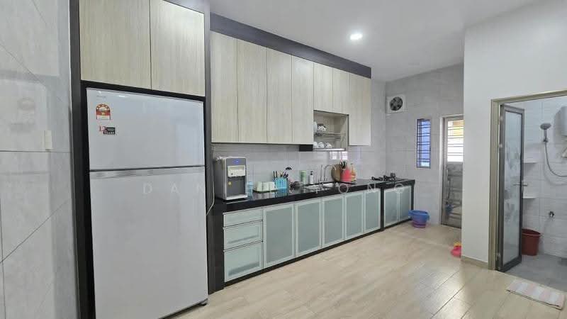 Rumah Teres 2-Tingkat untuk Dijual di Setia Tropika (Johor Bahru) - Daniel Yong - Kitchen - PropertyGuru.com.my
