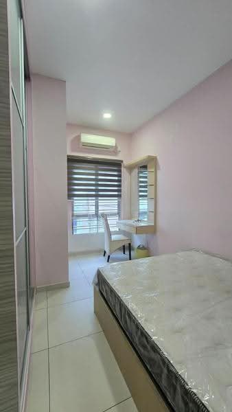 Rumah Teres 2-Tingkat untuk Dijual di Setia Tropika (Johor Bahru) - Daniel Yong - Bedroom - PropertyGuru.com.my
