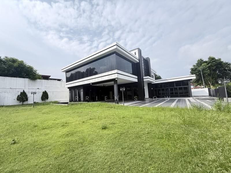 Bungalow House for Sale in Bandar Seri Alam (Masai) - Carrien Siow - Exterior - PropertyGuru.com.my