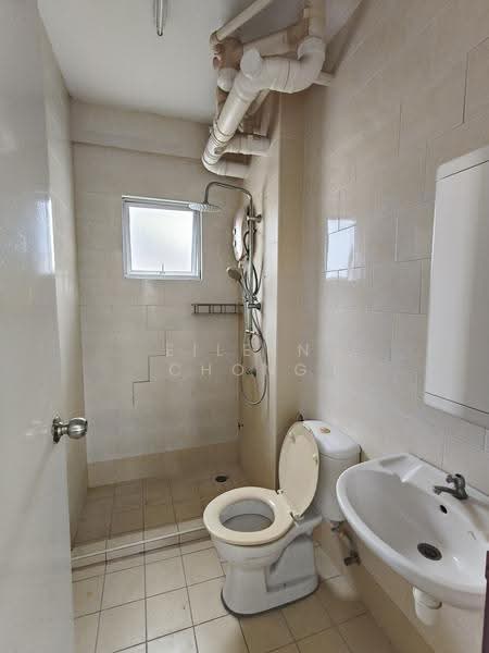 Apartment for Sale at Cahaya Permai - Eileen Chong - Master Bathroom - PropertyGuru.com.my