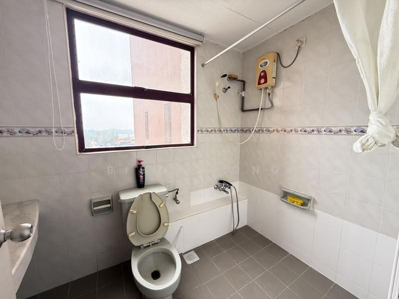 Terraced House for Sale in Klebang (Melaka) - Bibong Ong - Bathroom - PropertyGuru.com.my