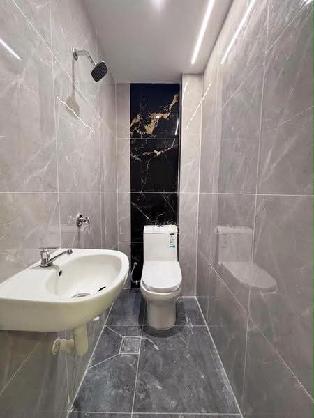 2-storey Terraced House for Sale in Taman Anggerik (Tampoi) - Wil Mong - Bathroom - PropertyGuru.com.my