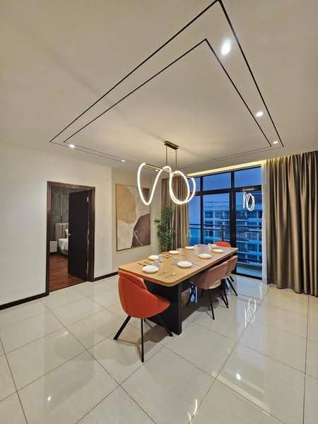 Kediaman Servis untuk Dijual di Molek Regency - Yik Tat - Dining Room - PropertyGuru.com.my