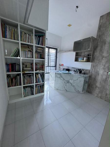 Rumah Teres 2-Tingkat untuk Dijual di Setia Tropika (Johor Bahru) - Vic Lim - Study - PropertyGuru.com.my