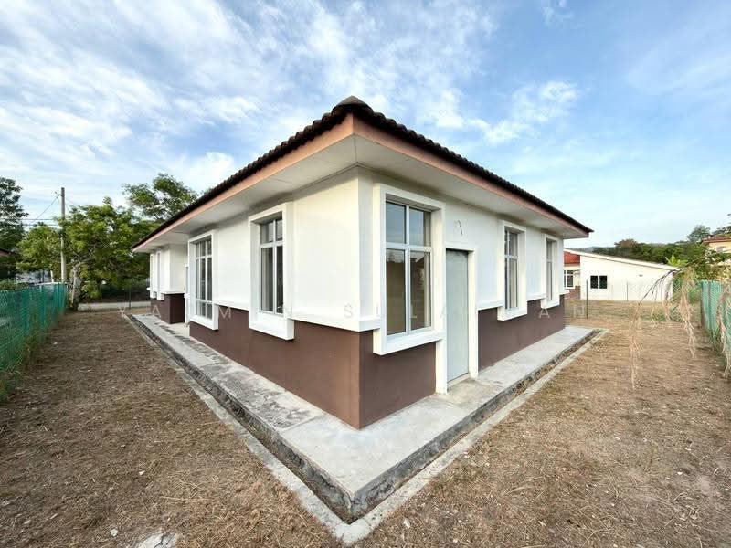Bungalow House untuk Dijual di Bandar Tasik Senangin (Lenggeng) - Yasmin Sulaiman - Exterior - PropertyGuru.com.my