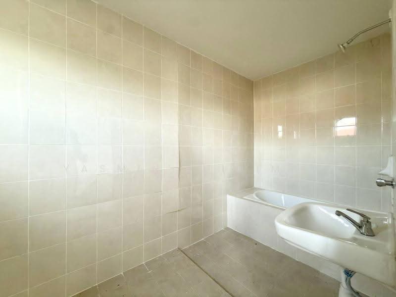 Bungalow House untuk Dijual di Bandar Tasik Senangin (Lenggeng) - Yasmin Sulaiman - Bathroom - PropertyGuru.com.my