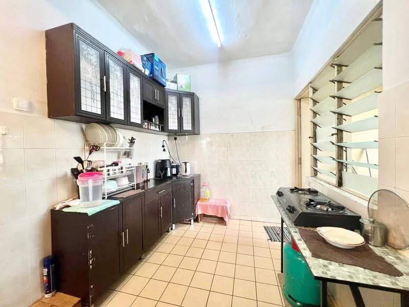 Apartment for Sale at Pangsapuri Subang Impian - Maya Myra - Kitchen - PropertyGuru.com.my