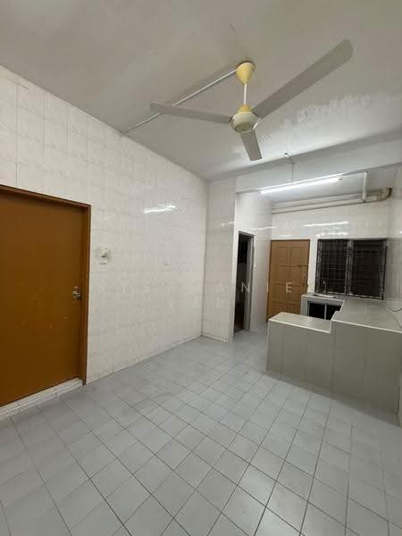 2-storey Terraced House for Rent in Taman Sentosa (Klang) - Stephanie Yap - Kitchen - PropertyGuru.com.my