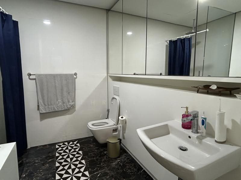 Kediaman Servis untuk Disewa di Arcoris Residences - Cathrine Lin - Bathroom - PropertyGuru.com.my