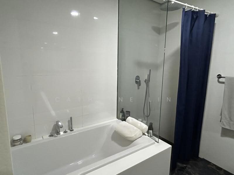 Kediaman Servis untuk Disewa di Arcoris Residences - Cathrine Lin - Bathroom - PropertyGuru.com.my