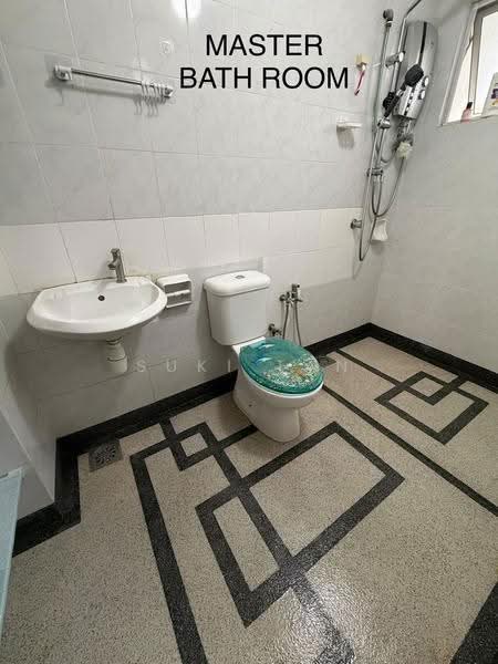 Townhouse for Sale in Jalan Ipoh (Kuala Lumpur) - Suki Tan - Bathroom - PropertyGuru.com.my