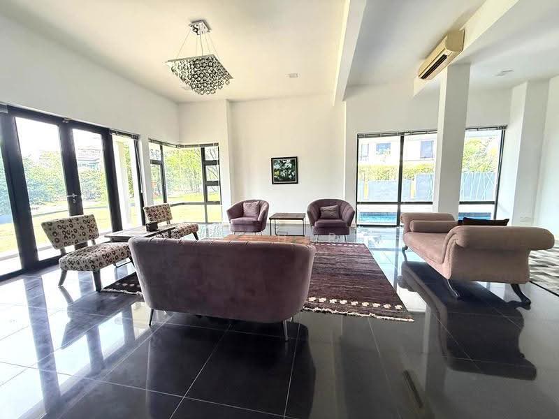 Bungalow House untuk Dijual di Perdana Lakeview East (Cyberjaya) - Rina Cherian - Living Room - PropertyGuru.com.my