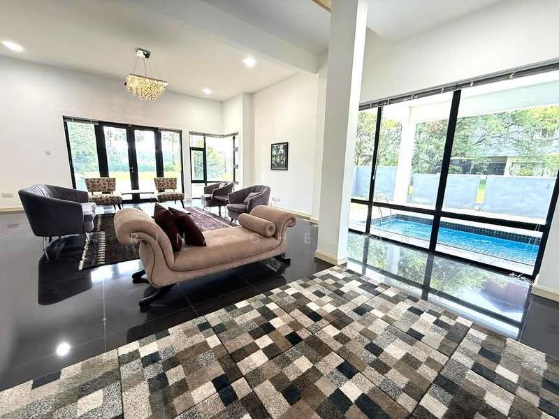 Bungalow House untuk Dijual di Perdana Lakeview East (Cyberjaya) - Rina Cherian - Living Room - PropertyGuru.com.my