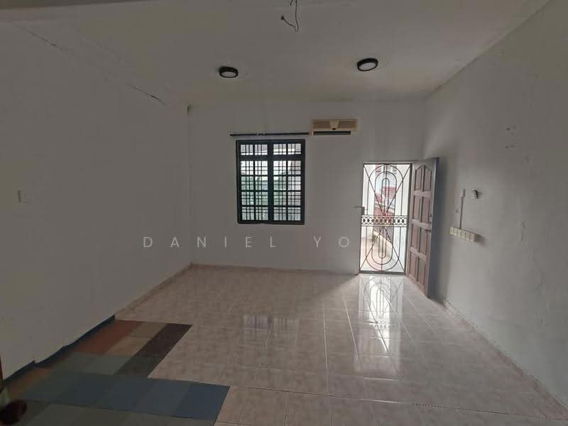 2-storey Terraced House for Sale in Taman Bukit Perdana (Batu Pahat) - Daniel Yong - Living Room - PropertyGuru.com.my