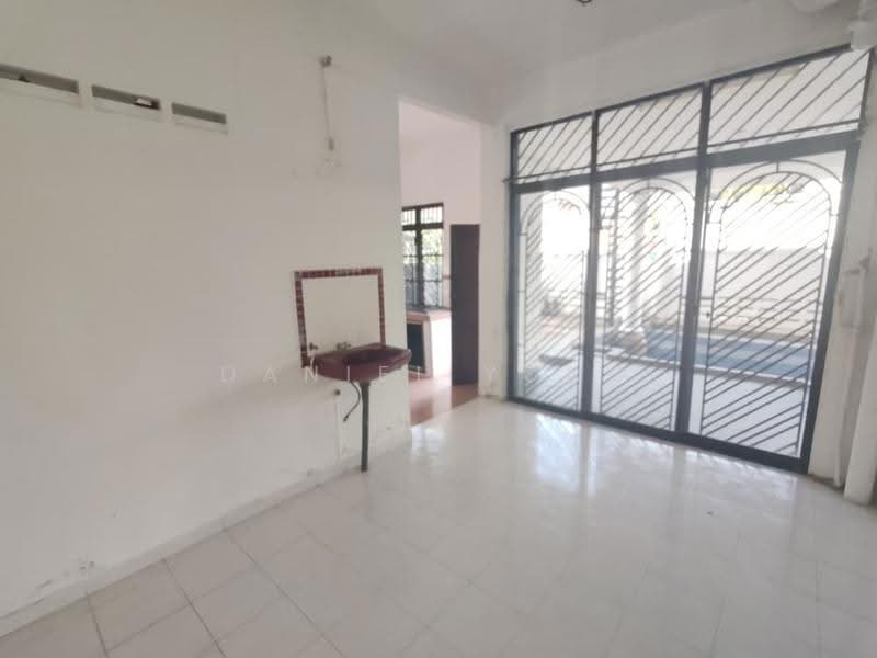 2-storey Terraced House for Sale in Taman Bukit Perdana (Batu Pahat) - Daniel Yong - Interior - PropertyGuru.com.my