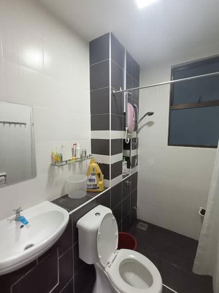 Pangsapuri untuk Disewa di Seri Austin Residence (Pangsapuri Seri Austin) - Larry Ng - Bathroom - PropertyGuru.com.my