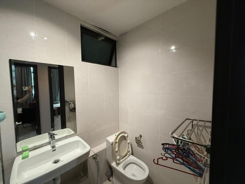 Service Residence for Rent at Wave @ Marina Cove - Alanis Lee - Bathroom - PropertyGuru.com.my