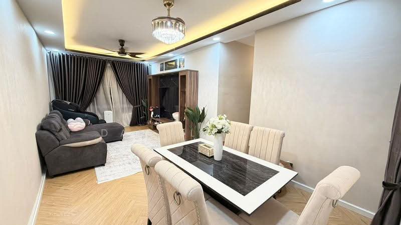 Pangsapuri untuk Dijual di Idaman Senibong - Daniel Yong - Living Room - PropertyGuru.com.my