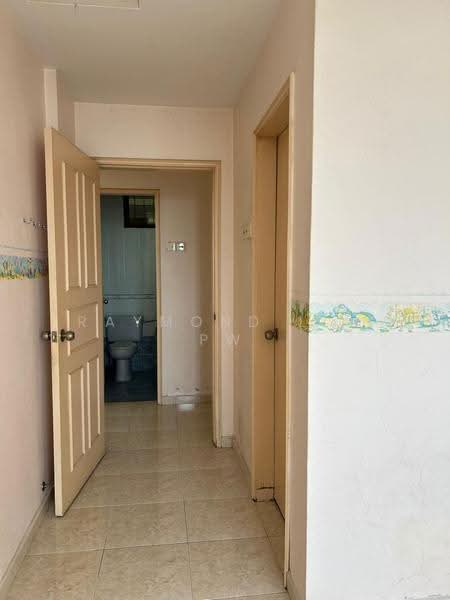 Kondominium untuk Dijual di Cheng Heights - Raymond Lim PW - Corridor - PropertyGuru.com.my