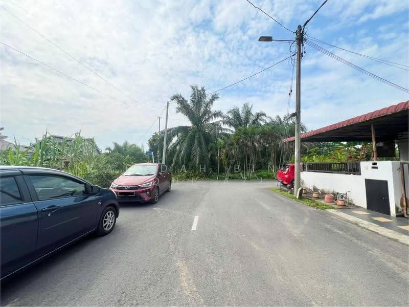 1-storey Terraced House for Sale in Meru (Klang) - Rafedah Binti Abdul Aziz - Exterior - PropertyGuru.com.my