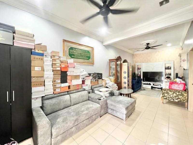 1-storey Terraced House for Sale in Meru (Klang) - Rafedah Binti Abdul Aziz - Living Room - PropertyGuru.com.my