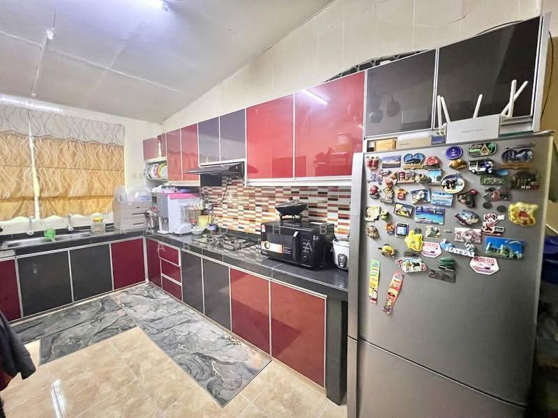 1-storey Terraced House for Sale in Meru (Klang) - Rafedah Binti Abdul Aziz - Kitchen - PropertyGuru.com.my