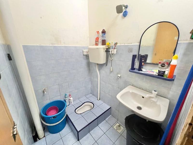 1-storey Terraced House for Sale in Meru (Klang) - Rafedah Binti Abdul Aziz - Bathroom - PropertyGuru.com.my