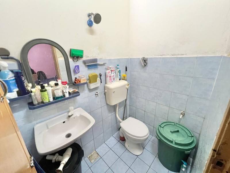 1-storey Terraced House for Sale in Meru (Klang) - Rafedah Binti Abdul Aziz - Bathroom - PropertyGuru.com.my