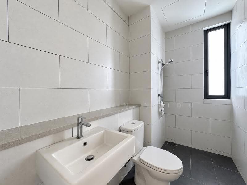 3-storey Terraced House for Sale in Rawang (Selangor) - Visaghan Naidu - Bathroom - PropertyGuru.com.my
